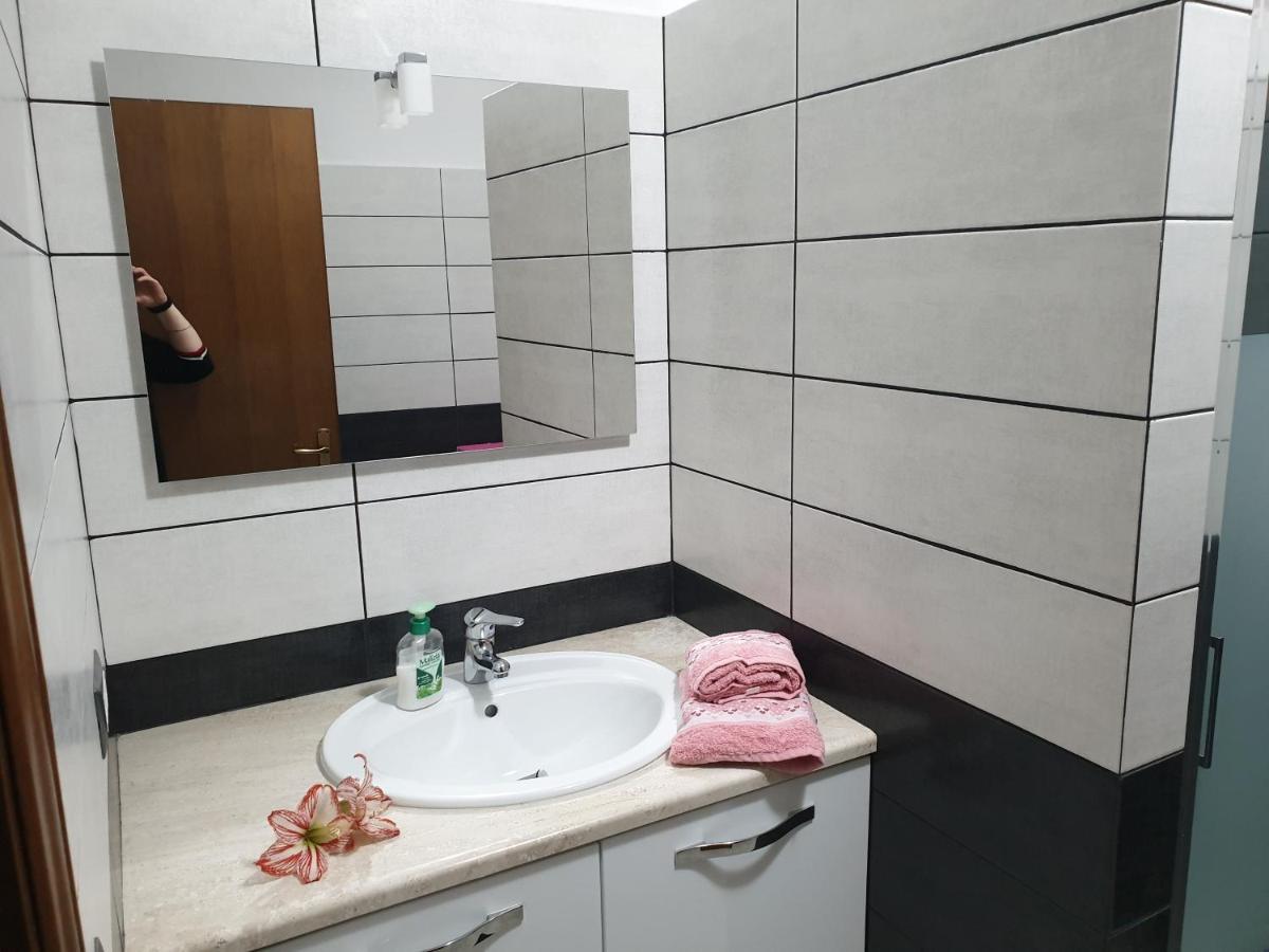 Apartamento Sperry'S House Porto Torres Exterior foto